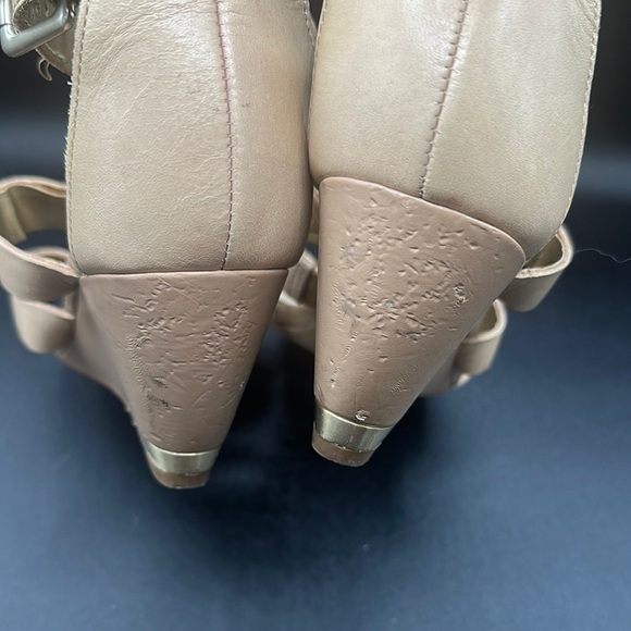 Women's Tan Strappy Sam Edelman Sabrina wedge Sandals size 7.5 - Picture 5 of 7